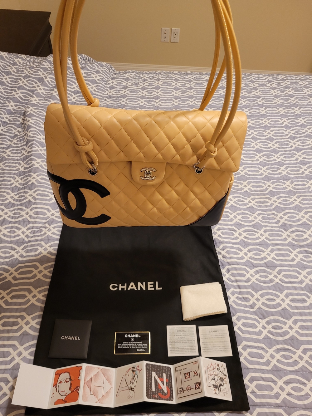 Brand New Authentic Vintage Chanel Cambon CC Women's Flap Bag - Beige & Black - Picture 5 of 11